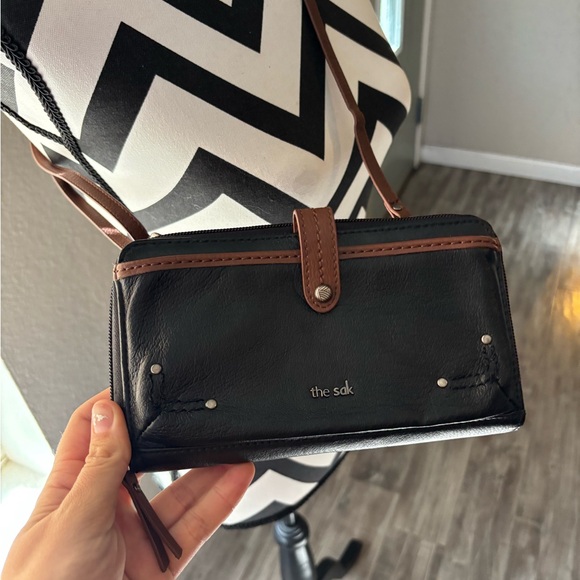 The Sak Black and Brown Crossbody Bag - Picture 2 of 3